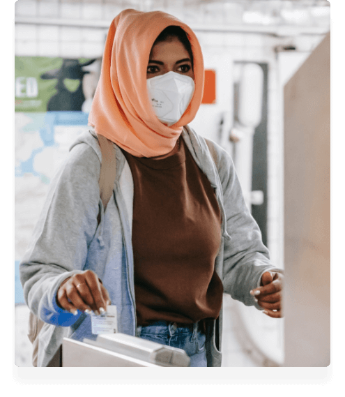 WOMAN-WITH-FACEMASK